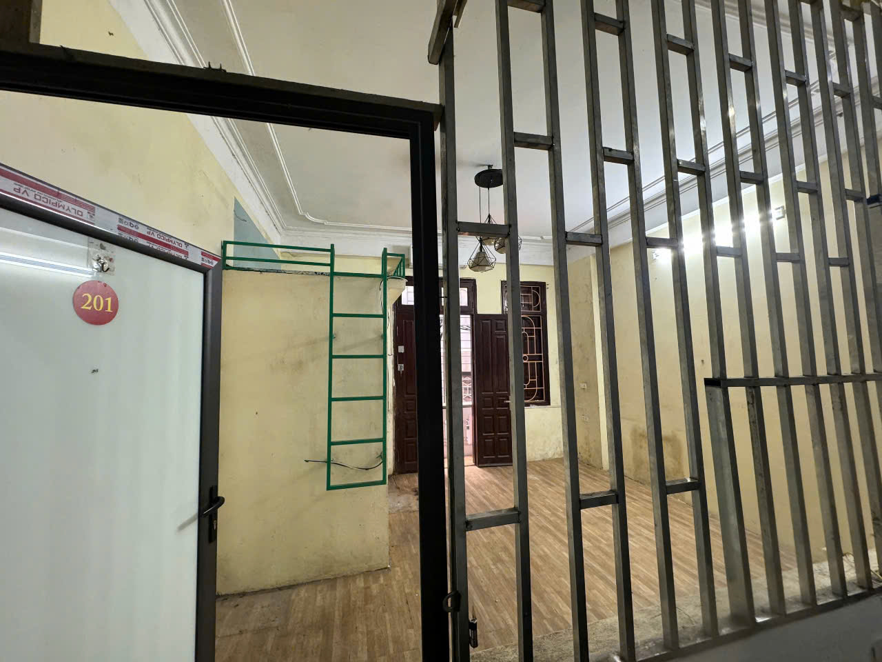 Cho thuê nhà Phố Lê Thanh Nghị, 6 tầng x 80m2, 13 ngủ, 12 vệ sinh, CHDV, Spa, ở nhóm - Ảnh chính